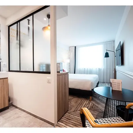 The Originals Boutique, Maison Montmartre Les Puces 4*