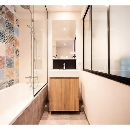 Hotel The Originals Boutique, Maison Montmartre Les Puces Paris