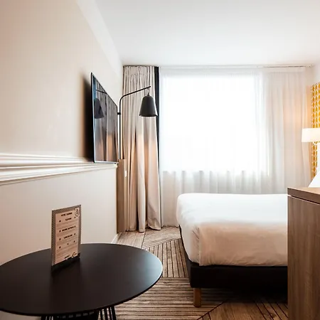 The Originals Boutique, Maison Montmartre Les Puces 4*