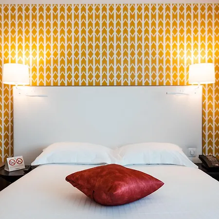 The Originals Boutique, Maison Montmartre Les Puces 4*