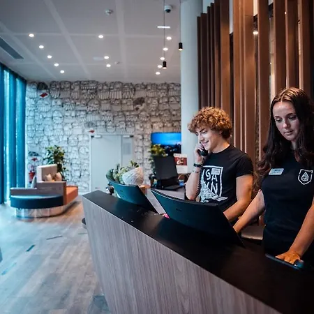 Hotel The Originals Boutique, Maison Montmartre Les Puces 4*