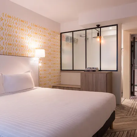 Hotel The Originals Boutique, Maison Montmartre Les Puces 4*