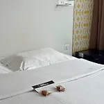Hotel The Originals Boutique, Maison Montmartre Les Puces