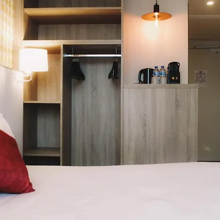 The Originals Boutique, Maison Montmartre Les Puces Hotel Parigi
