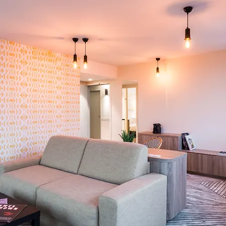 Ξενοδοχείο The Originals Boutique, Maison Montmartre Les Puces 4*