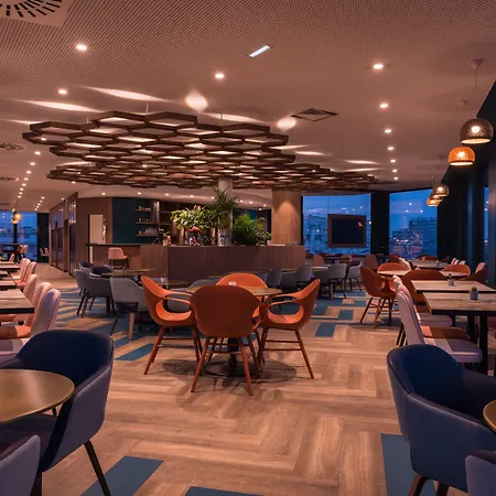 The Originals Boutique, Maison Montmartre Les Puces Ξενοδοχείο 4*