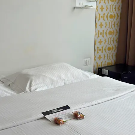 Hotel The Originals Boutique, Maison Montmartre Les Puces
