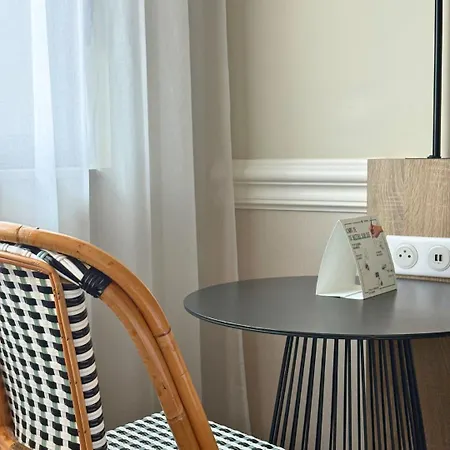 Hotel The Originals Boutique, Maison Montmartre Les Puces 4*