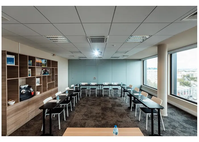 The Originals Boutique, Maison Montmartre Les Puces 4*