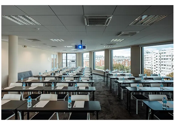 Hotel The Originals Boutique, Maison Montmartre Les Puces 4*