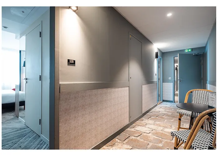 Hotel The Originals Boutique, Maison Montmartre Les Puces 4*