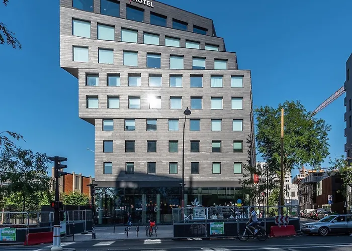 Hotel The Originals Boutique, Maison Montmartre Les Puces Paryż