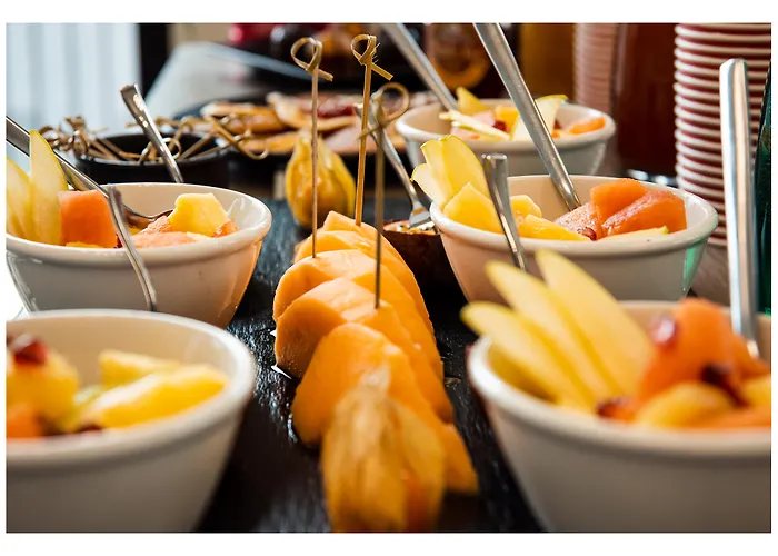 The Originals Boutique, Maison Montmartre Les Puces Hotel Paryż