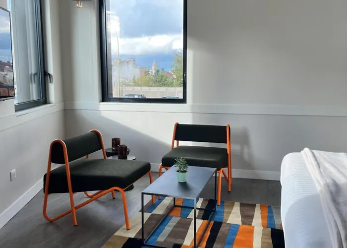 Hotel The Originals Boutique, Maison Montmartre Les Puces 4*