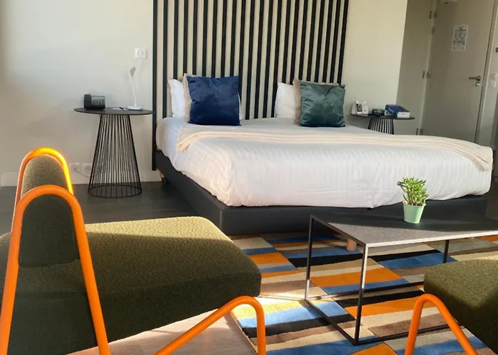 The Originals Boutique, Maison Montmartre Les Puces Paryż