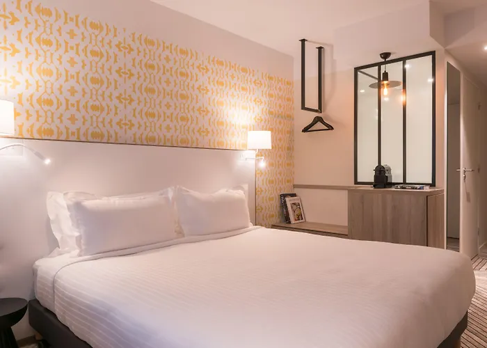 The Originals Boutique, Maison Montmartre Les Puces Hotel Paryż