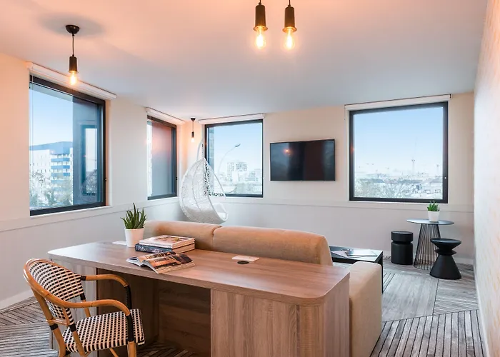 The Originals Boutique, Maison Montmartre Les Puces 4*