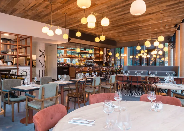 Hotel The Originals Boutique, Maison Montmartre Les Puces Paryż