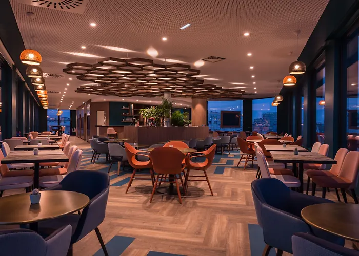 The Originals Boutique, Maison Montmartre Les Puces Hotel 4*