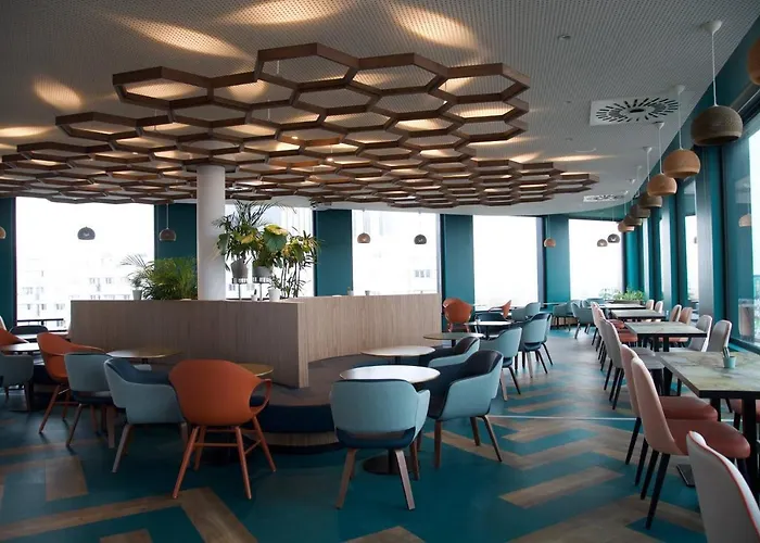 The Originals Boutique, Maison Montmartre Les Puces Hotel 4*